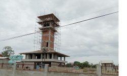 निर्माणाधीन घण्टाघर(फोटो)