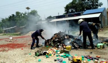 न्यू वर्षा सप्लार्यसको सामानमा स्थानीयद्वारा आगजनी