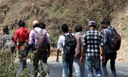 पश्चिमी सीमा नाका हुँदै एक हजार भारतीय नागरिक घरतर्फ लागे