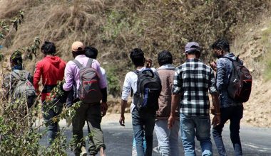 पश्चिमी सीमा नाका हुँदै एक हजार भारतीय नागरिक घरतर्फ लागे