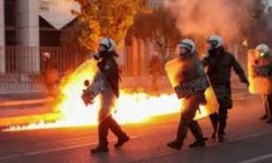 अमेरिमा पुनः हिंसा भड्कियो