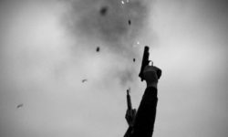 दुई समुहबीच झडप हुँदा प्रहरीले ८ राउण्ड हवाई फायर ग¥यो, १५ जना घाइते !