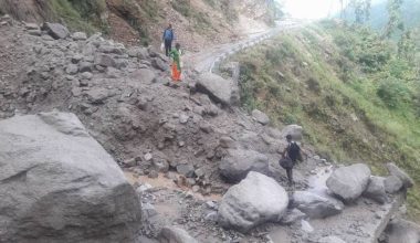 पहिरो जाँदा कर्णाली राजमार्ग अवरुद्ध