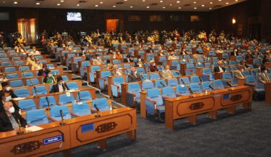 सांसदहरुद्वारा सरकारको खर्च कटौतीको प्रस्ताव