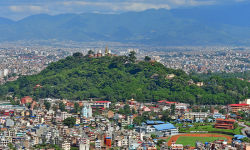 जोखिम बढ्दै, परीक्षण घटाइँदै : काठमाडौं कोरोनाको हटस्पट बन्ने खतरा