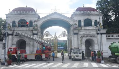 सिंहदरबारको मुख्यद्वार सरसफाइ