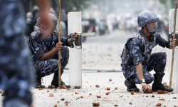 वडाध्यक्षका छोरालाई नियन्त्रणमा लिन खोज्दा प्रहरीमाथि ढुङ्गामुढा
