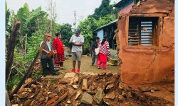 तनहुँमा पहिरोले पुर्‍याएको क्षति सङ्कलन गर्दै जनप्रतिनिधिहरू