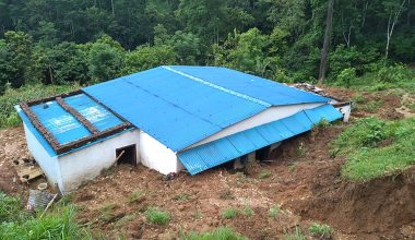 तनहुँमा पहिरोले पुरिएको घर