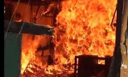 अज्ञात समूहद्वारा वडा कार्यालयमा आगजनी