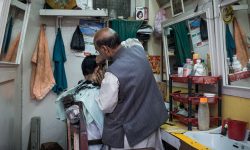 लकडाउनले आर्थिक चपेटामा सैलुन व्यवसायी