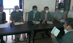 व्यवसायी भन्छन्- <br> ‘पसल खोल्यो ग्राहक आउँदैनन्, बस चलायो यात्रु छैनन्’