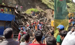 नाग्म पहिरोमा परि एकै परिवारका चारसहित १० जनाको मृत्यु