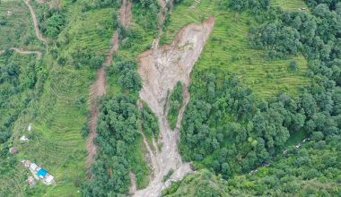 पहिरोको जोखिममा सिन्धुपाल्चोकको बोल्दे गाउँ