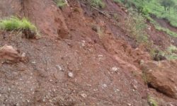 पहिराेका कारण छाप भञ्ज्याङका ६५ घर जोखिममा