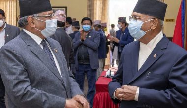 ओली दाहालबीच आज पनि छलफल हुँदै