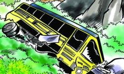 डोटीमा बस दुर्घटना: ३ जनाको मृत्यु, ३२ घाइते