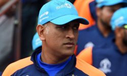 पूर्व कप्तान धोनीको अन्तर्राष्ट्रिय क्रिकेटबाट सन्न्यास लिने घोषणा