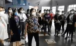 धरानस्थित बीपी कोइराला स्वास्थ्य विज्ञान प्रतिष्ठानका नर्सहरु आन्दोलित