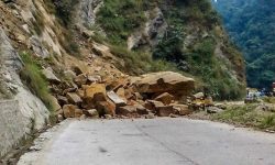 एक सातादेखि कर्णाली राजमार्ग अवरुद्ध