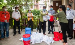 अग्रपंक्तिमा काम गर्ने सञ्चारकर्मीलाई राहत सामग्री वितरण