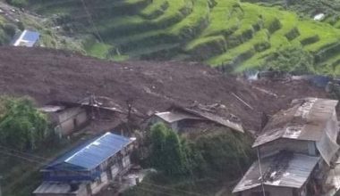 सिन्धुपाल्चोक भीषण पहिरो :  हेलिकप्टरबाट उद्धार टोली पठाइँदै