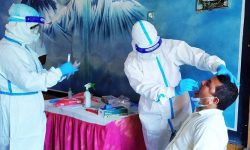 सूर्यविनायकद्वारा कन्ट्याक्ट ट्रेसिङ गर्दै टोलटोलमा स्वाब सङ्कलन शुरु