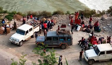 दशैँ मनाउन भारतबाट घर फर्किन थाले नागरिक