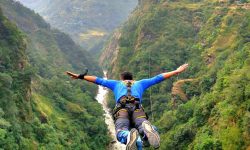 हेलम्बुमा बञ्जी जम्प निर्माण हुँदै