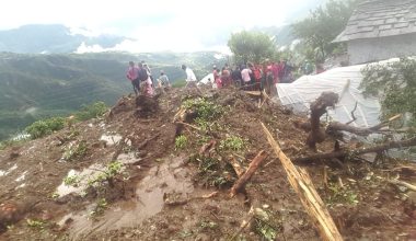 बागलुङमा भिषण पहिरो : दुईको मृत्यु, १५ बढी घर बगाएको अनुमान