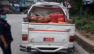 मदिरा बोकेको गाडी नियन्त्रणमा