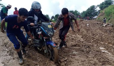 तालखर्कमा कच्ची सडकको दुरवस्था