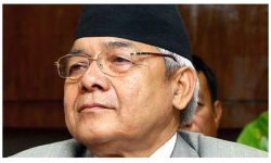 गौतमको ढुलमुले चरित्रले ओली र प्रचण्डको तानातानमा थापा