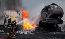 नाइजेरियामा ट्याङ्कर दुर्घटना हुँदा २५ जनाको मृत्यु