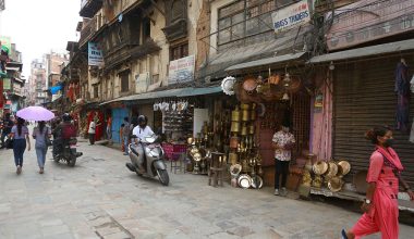 निषेधाज्ञा खुकुलो भएसँगै न्यूरोडमा खुल्न थाले पसलहरू