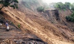 पहिरोको रोकथाम गर्दै स्थानीयको सुरक्षा गर्न पहिरो पीडितको माग