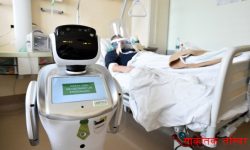 काेराेना सङ्क्रमितको उपचारमा नर्सिङ रोबोट परिचालन