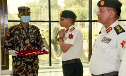 प्रधानसेनापतिद्वारा दर्ज्यानी चिन्ह प्रदान