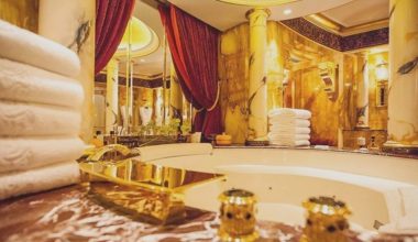 रेष्टुराँ व्यवसायीले मूल्य बढाए