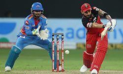 बेङ्गलोर पहिले ब्याटिङ गर्दै