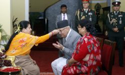 यस वर्ष राष्ट्रपति र प्रधानमन्त्रीले सर्वसाधारणलाई टिका नलगाउने