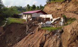 पहिरोले वालिङकाे विद्यालय भवनमा पुर्‍याएको क्षति