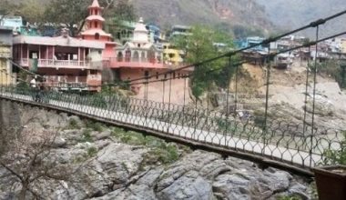 नाका बन्द हुँदा नेपाली व्यापारी भारतमै रोकिए