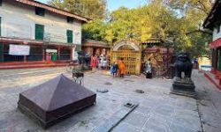 शक्तिपीठमा चहलपहल कम