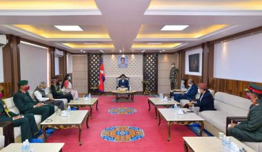 प्रधानमन्त्री ओेलीसँग स्थलसेनाध्यक्ष नरवणे शिष्टाचार भेट