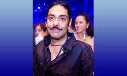 नागरिक अभिनन्दन प्राप्त गर्दै पारस