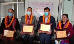 नुवाकोटबाट सबैभन्दा बढी कर तिर्ने आशा लघुवित्त सम्मानित