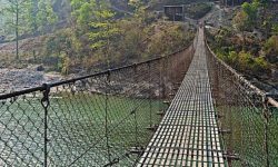 कमला नदीमा झोलुङ्गे पुल निर्माण गरिँदै