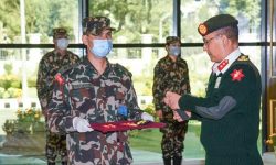 प्रधानसेनापतिबाट रथी ईश्वर हमाललाई दर्ज्यानी चिह्न प्रदान