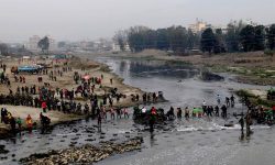 पशुपति क्षेत्रको वाग्मतीमा बढ्न थाल्यो फोहाेर